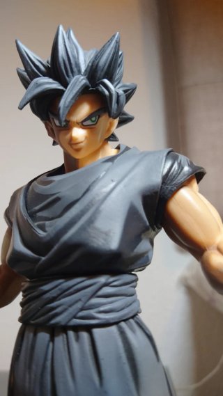 Figuras de Goku y Vegeta DBZ pintadas a mano
