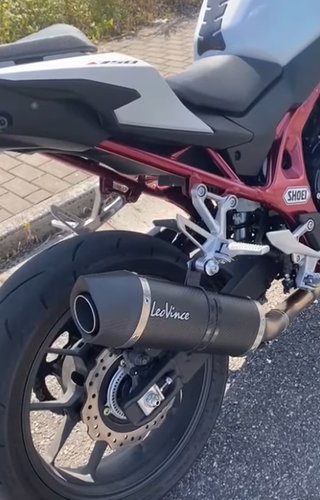 Escape LeoVince HONDA CB750