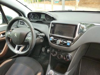 Peugeot 208 2013