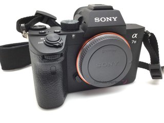 camara digital evil sony alpha 7 iii