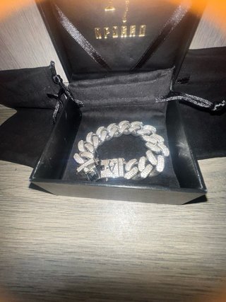 Pulsera Aporro Bañada en Oro con Brillantes