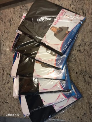 Lote 8 kimonos, 6 capas, 36 toallas