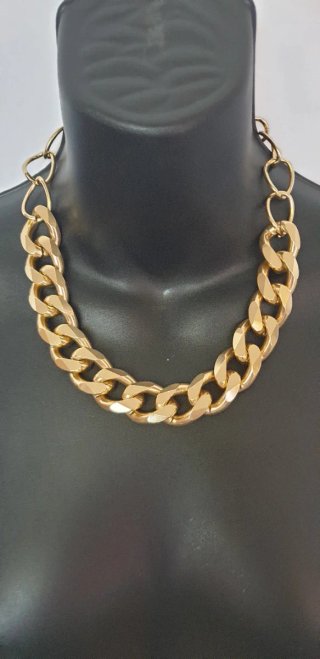 Collar de cadena cubana dorado