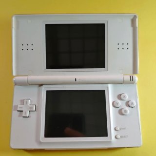 Nintendo DS Lite Blanca con cargador original