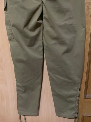 Pantalones cargo Bershka verdes talla S