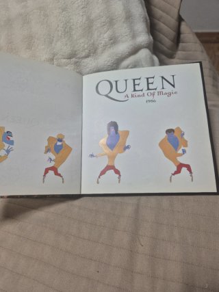 Queen CD edicion de lujo- Kind of magic