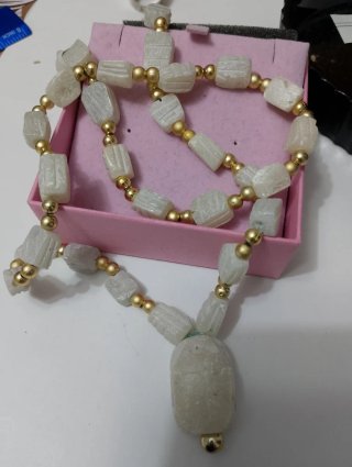 Collana amuleto scarabeo oro bianco