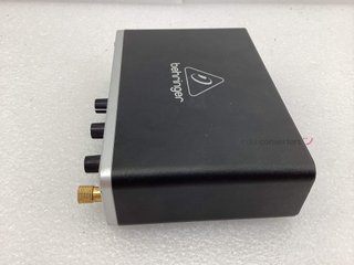 tarjeta sonido behringer u-phoria umc22