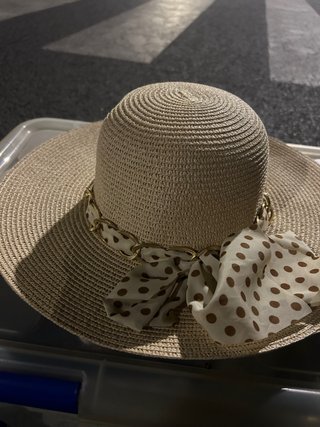 Sombrero de paja beige y marrón