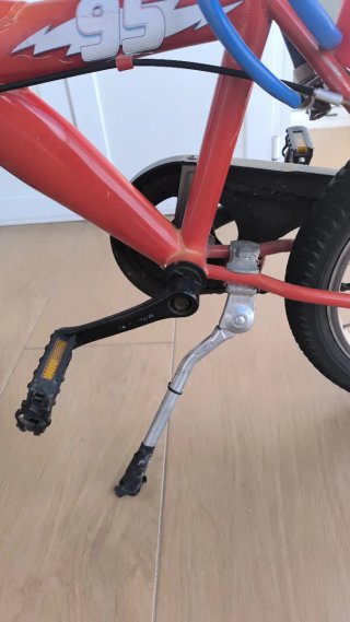 Bicicleta infantil roja 16 4-6 años