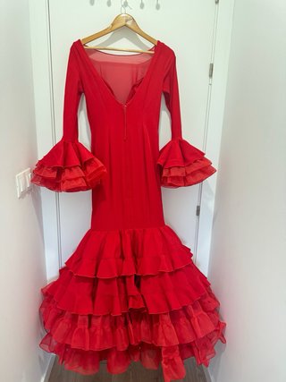 Vestido de flamenca rojo con volantes