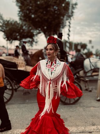 Vestido de flamenca rojo con volantes