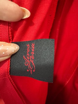 Vestido de flamenca rojo con volantes