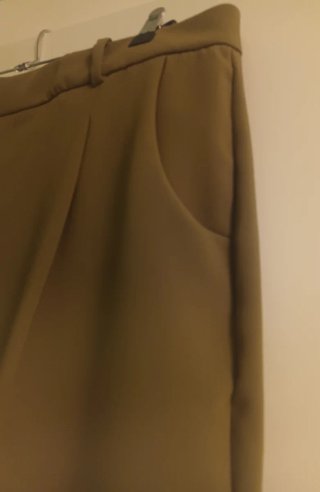 Pantalones de pinzas verde caqui