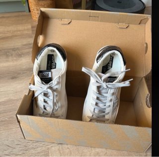 Golden Goose Sneakers Blancas y Plateadas