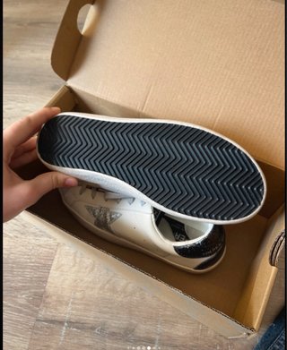 Golden Goose Sneakers Blancas y Plateadas