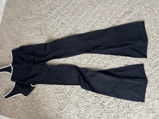 Conjunto deportivo negro