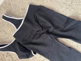 Conjunto deportivo negro