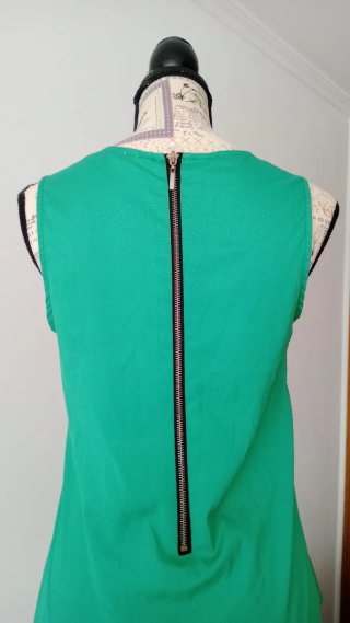 Blusa sin mangas con volantes