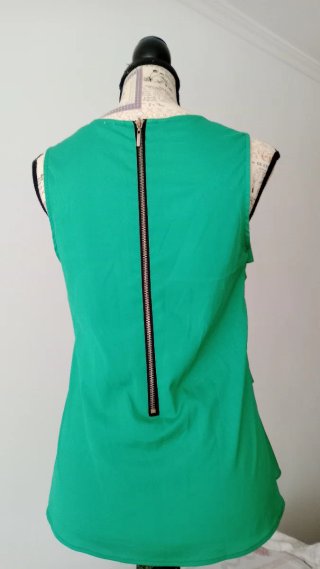 Blusa sin mangas con volantes