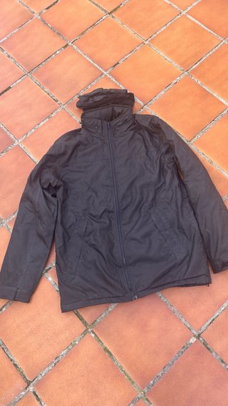 Chaqueta impermeable polar hombre negra