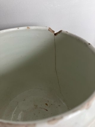 Botes de cerámica antiguos legumbres