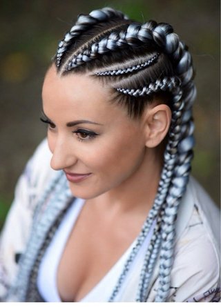 Trenzas rojas y negras