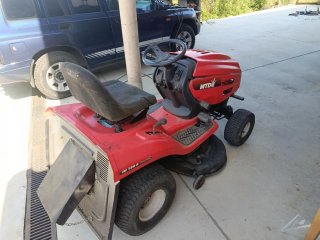 Tractor Cortacésped MTD 15.0 HP Rojo