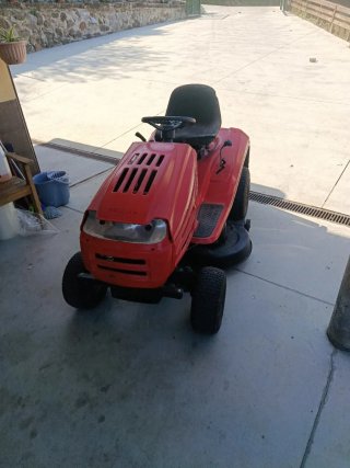 Tractor Cortacésped MTD 15.0 HP Rojo