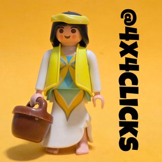 Playmobil Aldeana con Cesta
