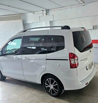 Furgoneta Ford Tourneo Courier