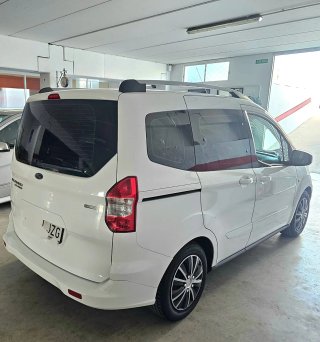 Furgoneta Ford Tourneo Courier