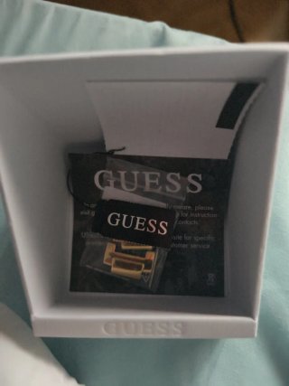 Reloj Guess Frontier Dorado