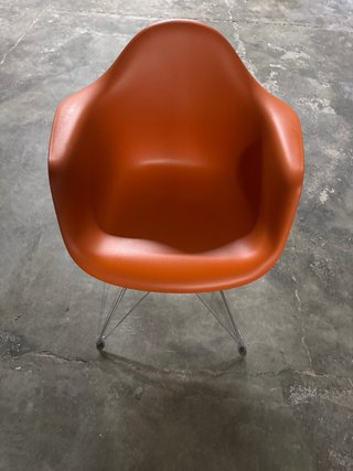 Silla de Comedor Vitra Eames Plastic RE DAR en Nar