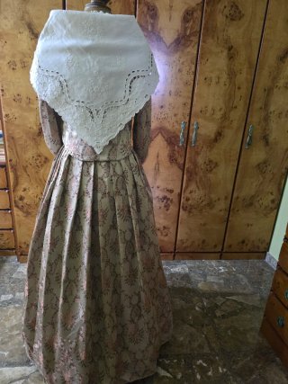 Traje Regional Niña Rosa y BlancoTraje regional