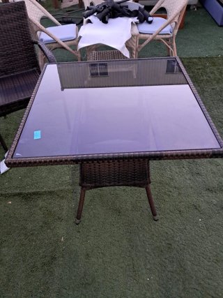 Conjunto mesa y sillas de jardín