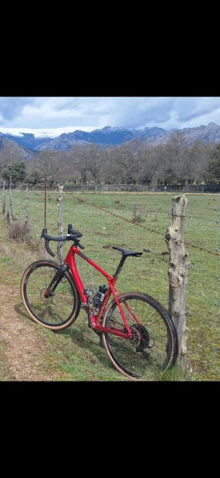 Bici Gravel Merida Silex 600 Roja