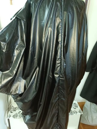 Gabardina / Cortavientos Negro y Plateado