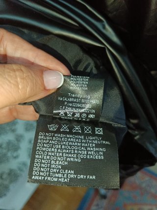 Gabardina / Cortavientos Negro y Plateado