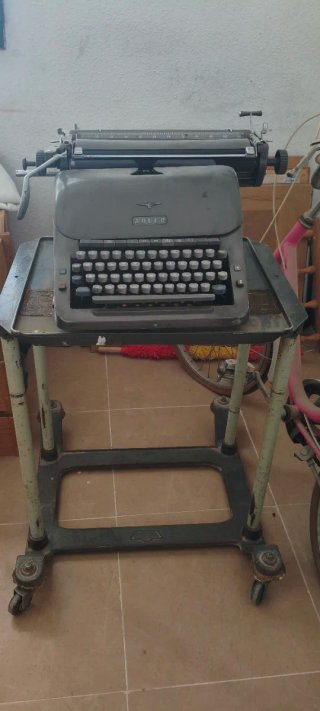 Máquina de escribir antigua
