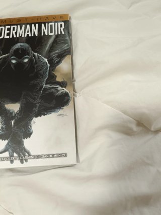 Marvel Must Have. Spiderman Noir. A ESTRENAR