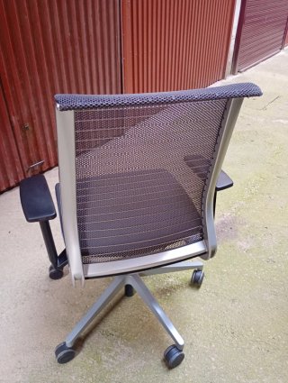 Silla  oficina Steelcase  apoyabrazos 3D 400€ 2un