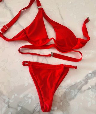 Costume da bagno rosso