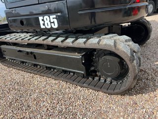 Mini excavadora Bobcat E85