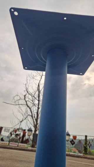 Patas  de mesa azul mate con niveladores