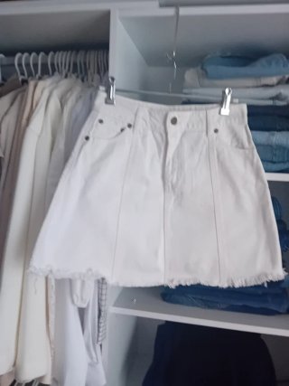 Falda blanca vaquera y regalo 2 prendas