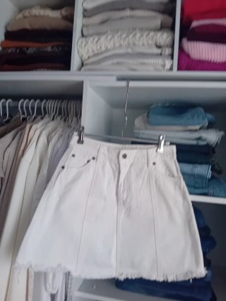 Falda blanca vaquera y regalo 2 prendas