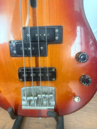 Bajo Yamaha BB1000S Años 80