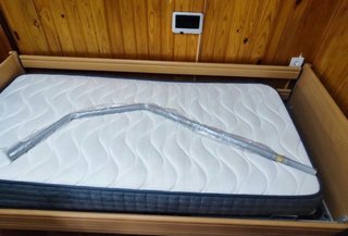 Cama articulada 90cm con colchón y barra incluida