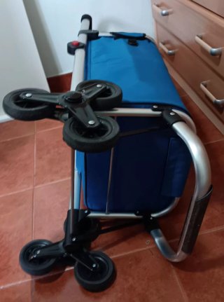 Carrito compra salvaescaleras azul